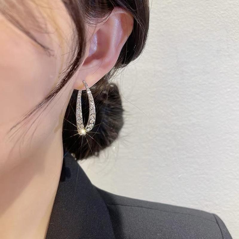 Hoops™ - Schitterende oorbellen voor elke Gelegenheid!